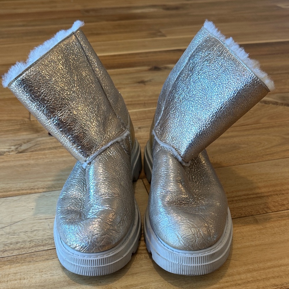 Naturino Gold boots with Sherpa lining